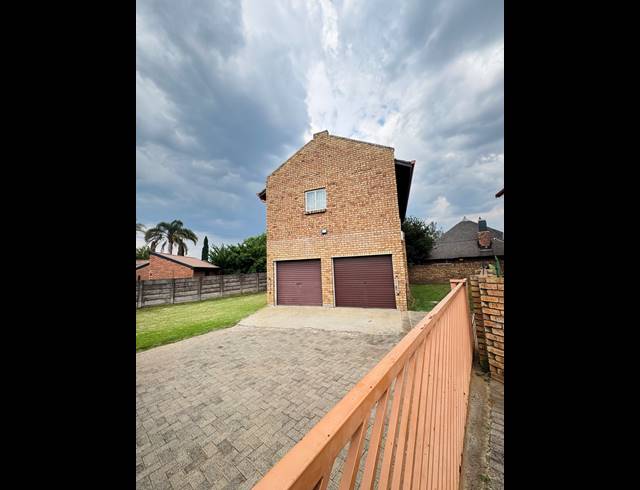 3 BEDROOM FREESTANDING FOR SALE IN BEN FLEUR